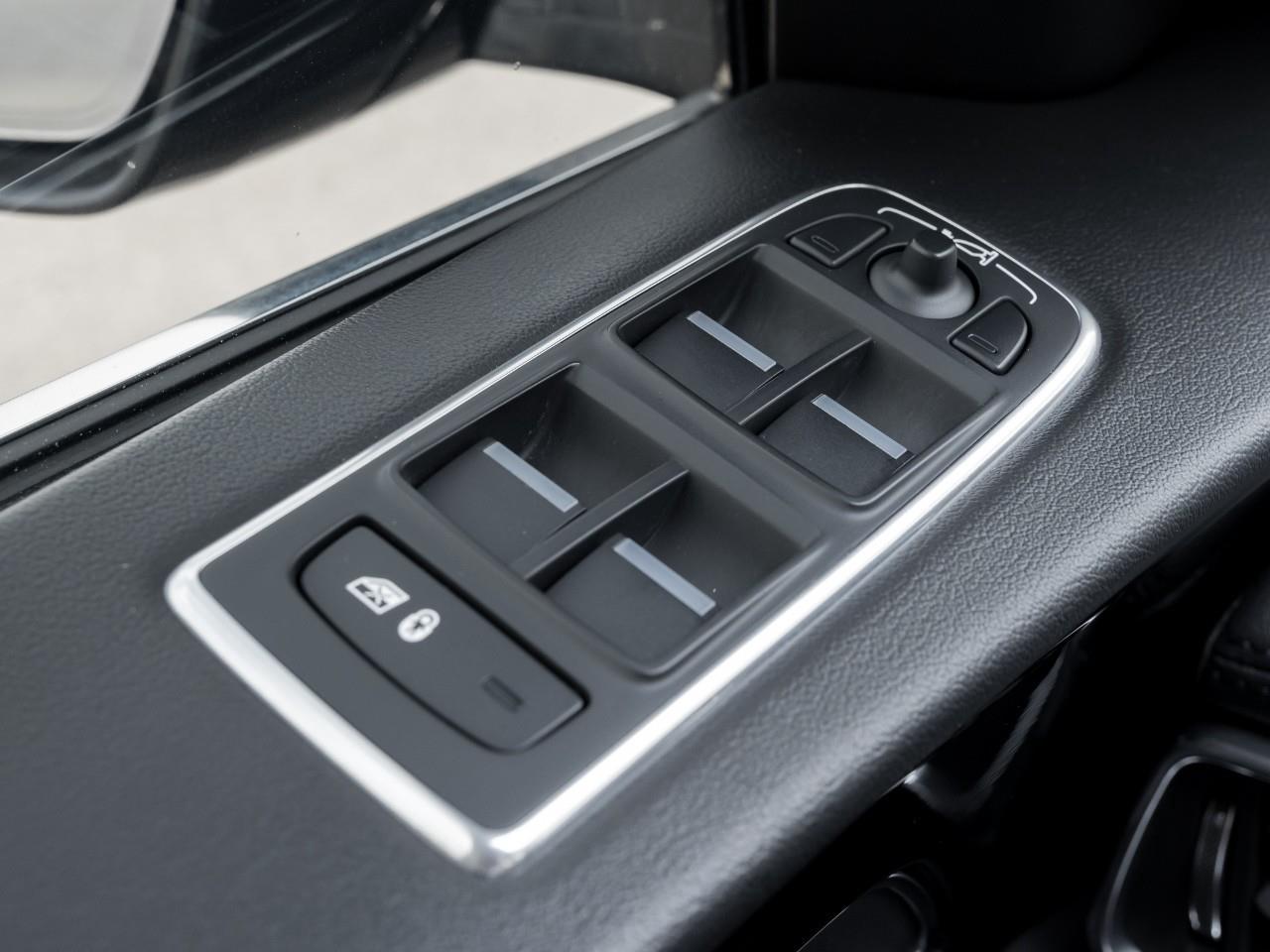 2020 Jaguar F-PACE 25t Prestige All-Wheel Drive Sport Utility Photo