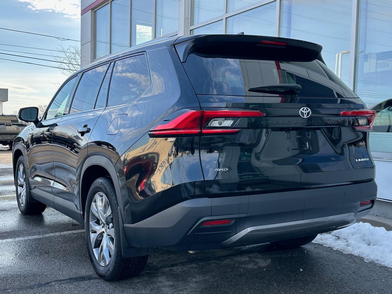 2024 Toyota Grand Highlander Limited 4dr All-Wheel Drive Photo