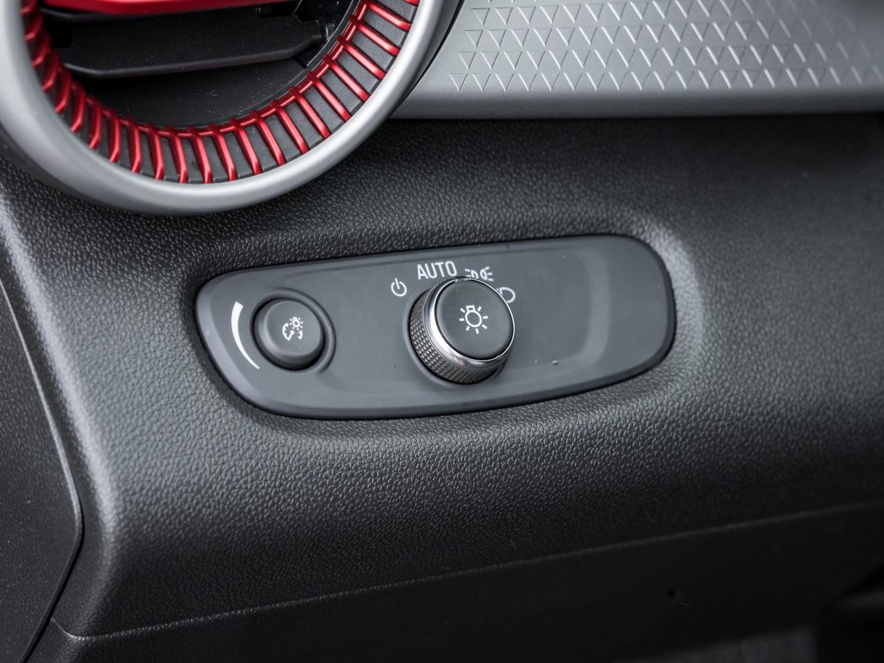 2024 Chevrolet Trax 1RS 4dr Front-Wheel Drive Photo