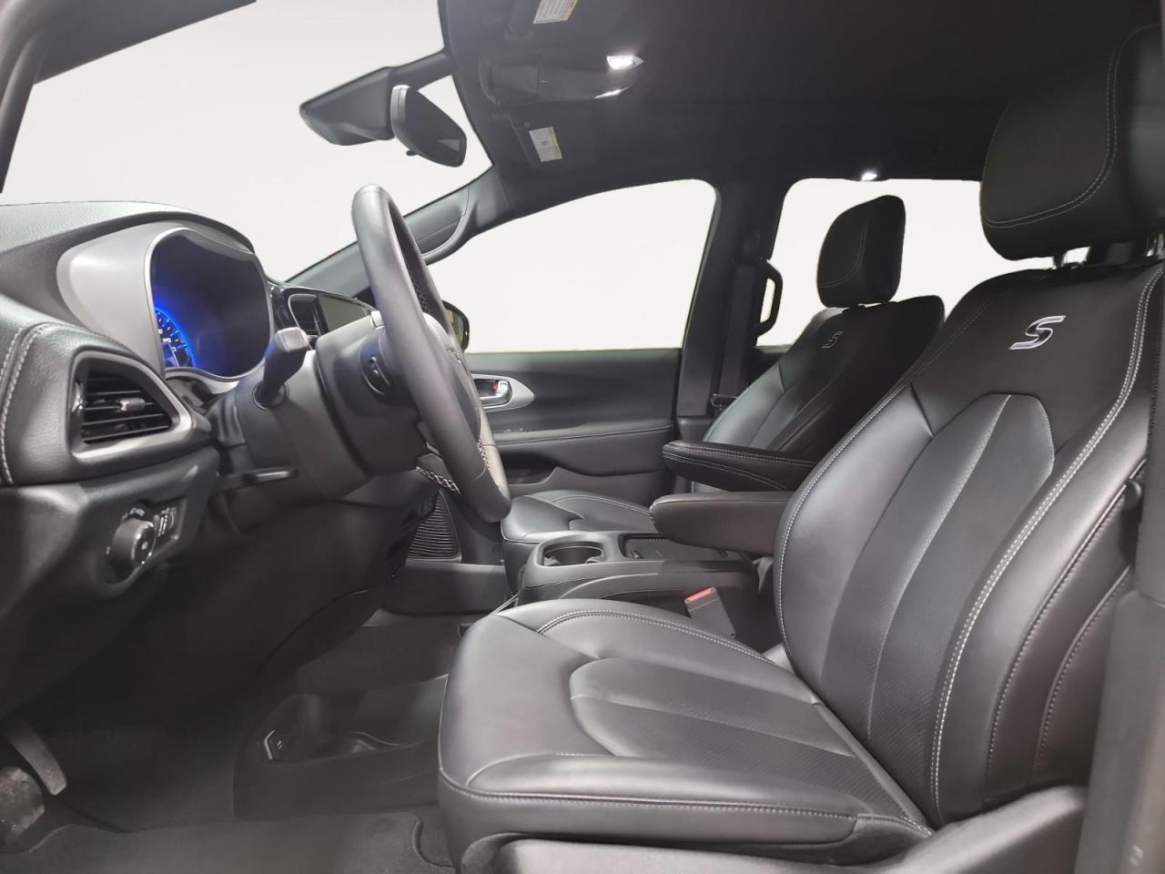 2024 Chrysler Pacifica Touring-L Front-Wheel Drive Passenger Van Photo