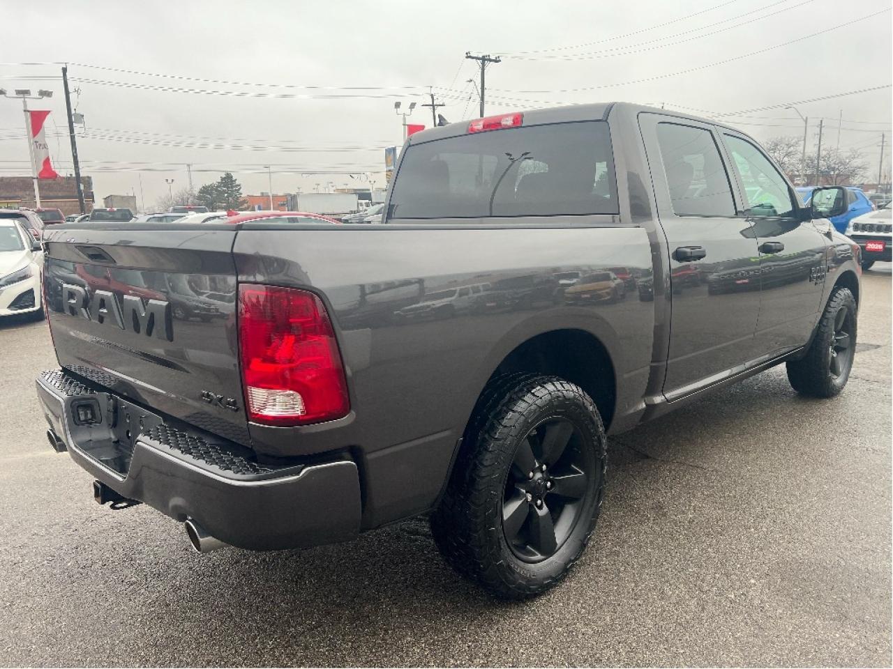 2019 RAM 1500 Classic Express Night Crew 4x4 V8 *HITCH *BIG SCREEN Photo4