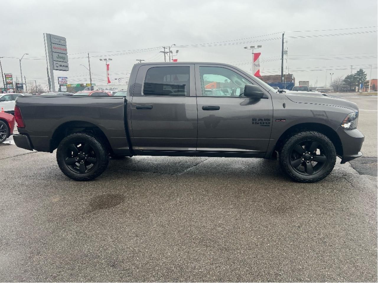 2019 RAM 1500 Classic Express Night Crew 4x4 V8 *HITCH *BIG SCREEN Photo