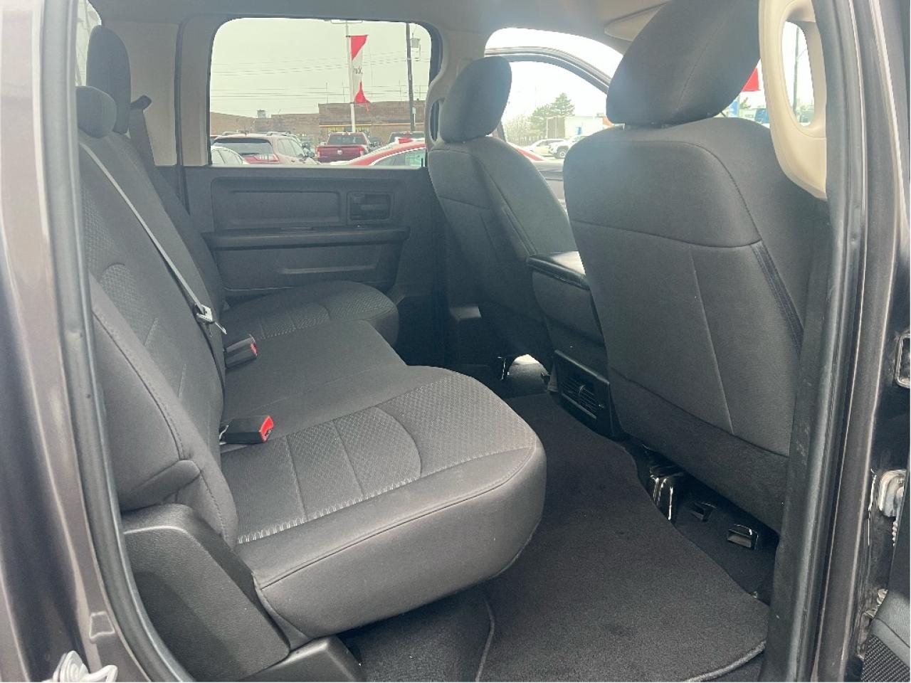 2019 RAM 1500 Classic Express Night Crew 4x4 V8 *HITCH *BIG SCREEN Photo