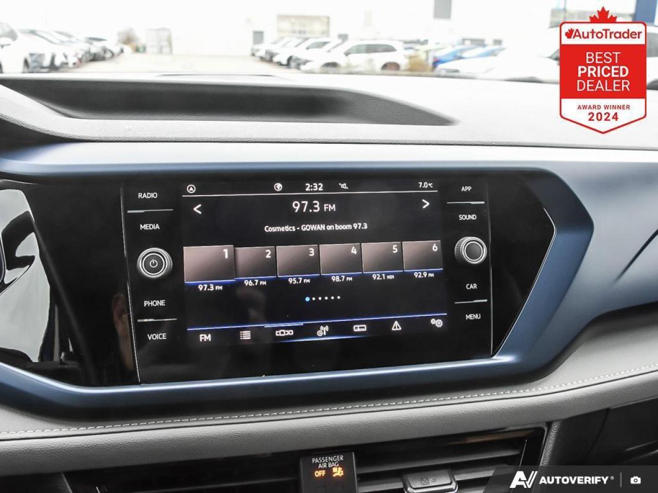 2024 Volkswagen Taos Comfortline 4dr Front-Wheel Drive Photo