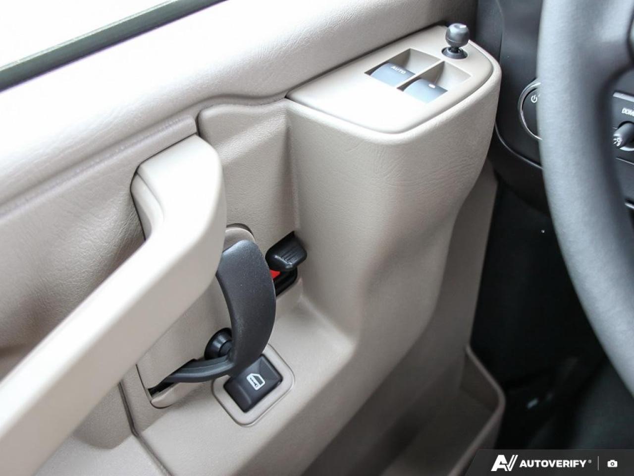 2025 GMC Savana Cargo Van 3500 Regular Wheelbase Rear-Wheel Drive Photo