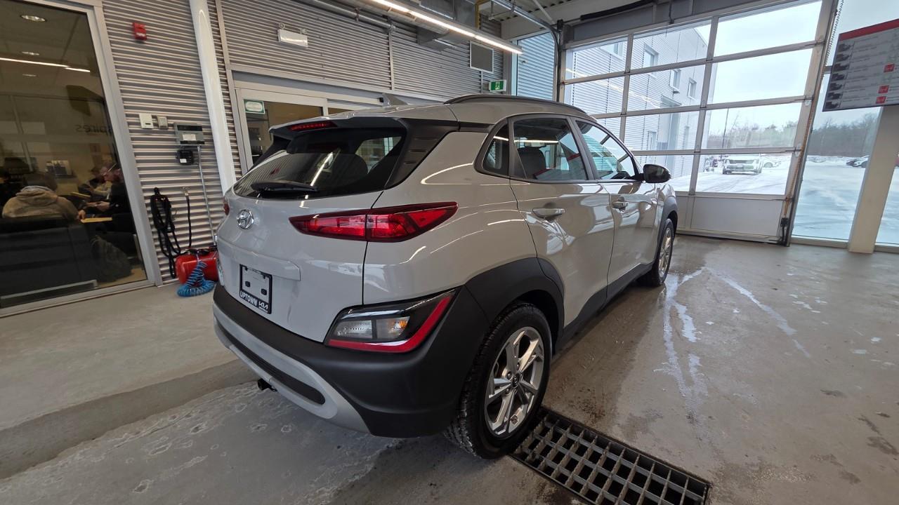 2023 Hyundai KONA 2.0L Preferred 4dr Front-Wheel Drive Photo4