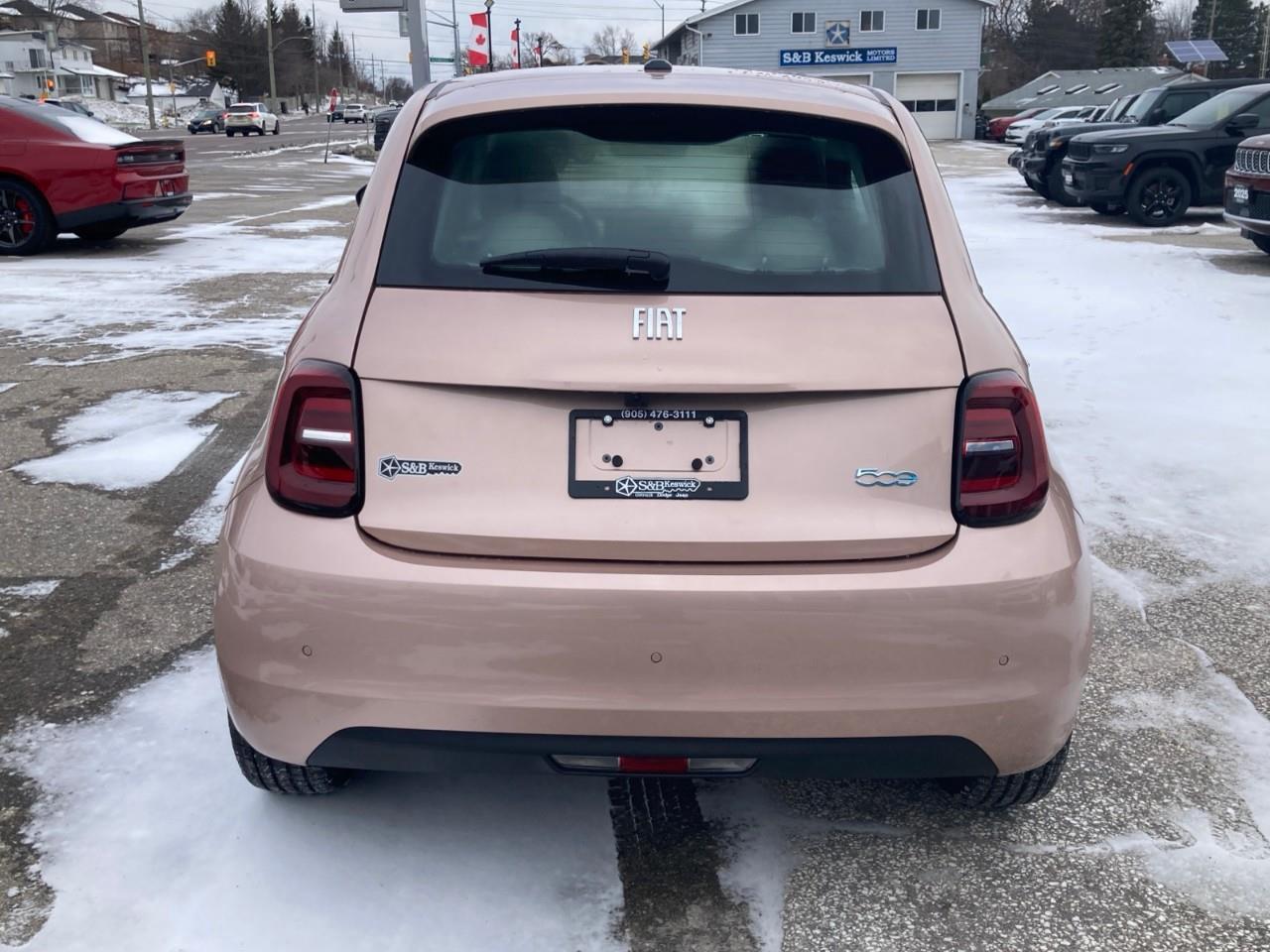 2025 Fiat 500E Base 2dr Hatchback Photo3