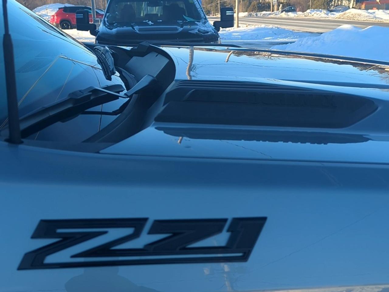 2026 Chevrolet SILVERADO 2500HD 4WD Crew Cab Standard Box LT Photo3