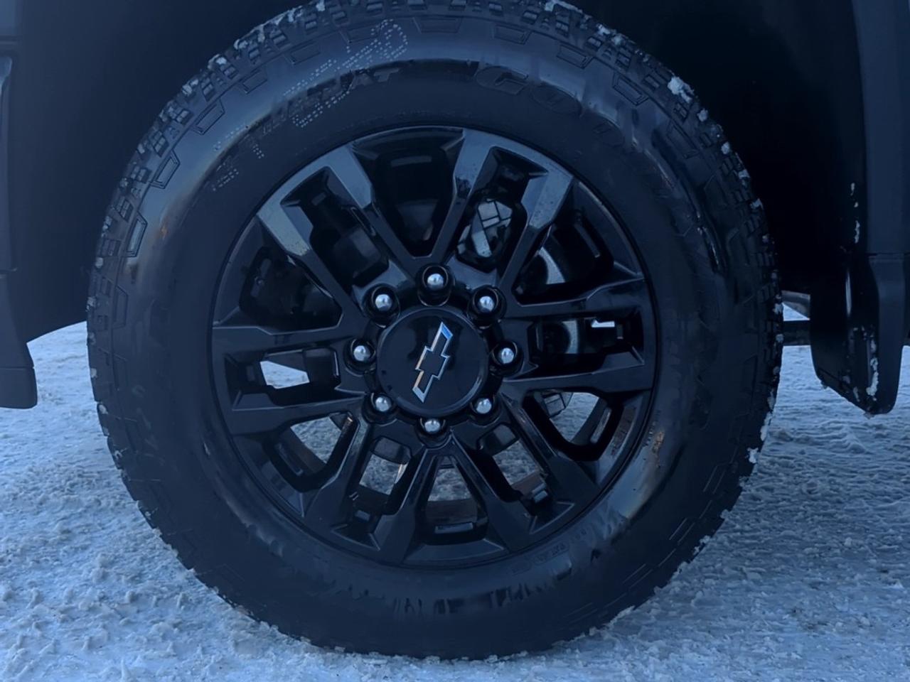 2026 Chevrolet SILVERADO 2500HD 4WD Crew Cab Standard Box LT Photo2