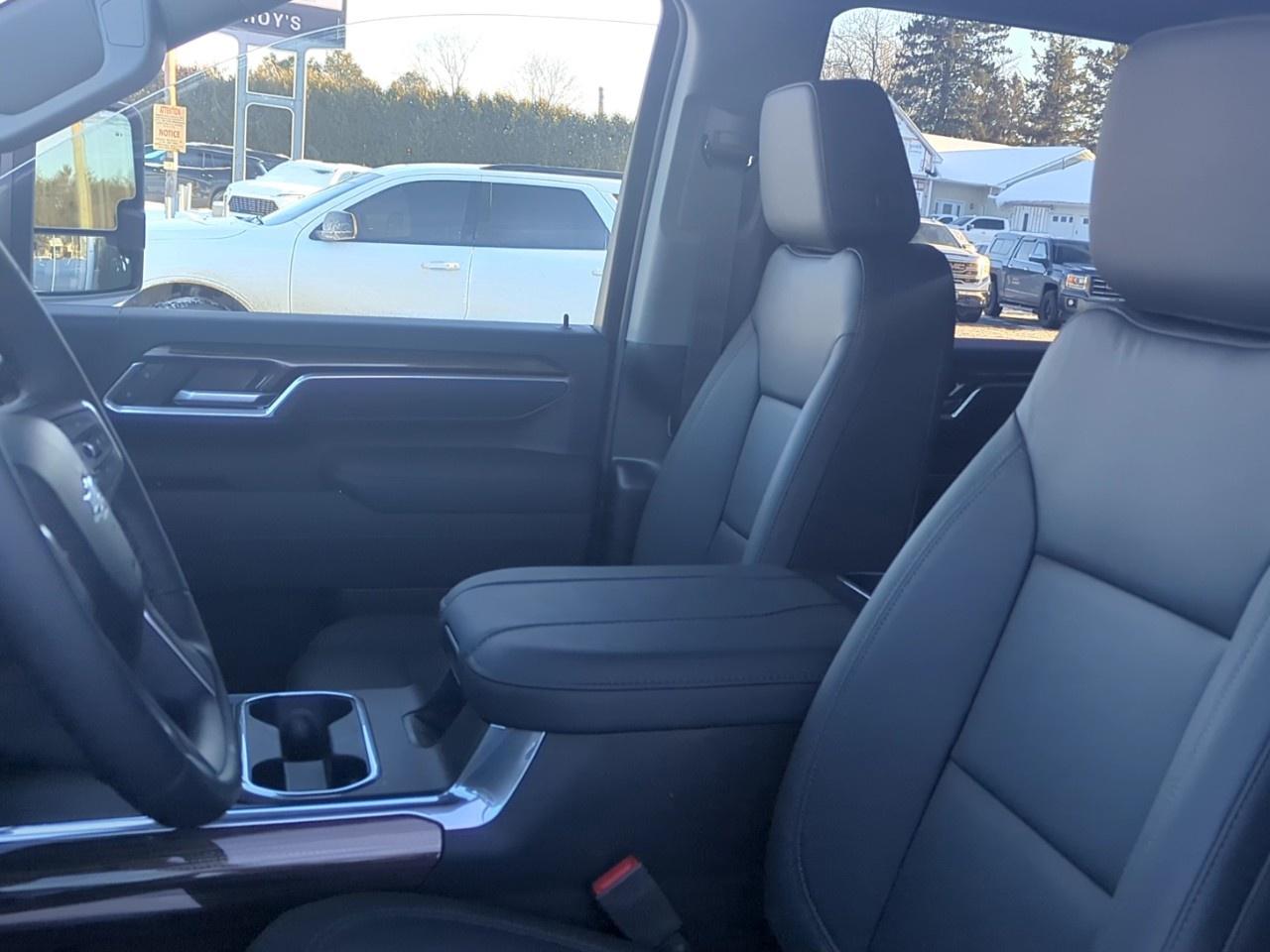 2026 Chevrolet SILVERADO 2500HD 4WD Crew Cab Standard Box LT Photo