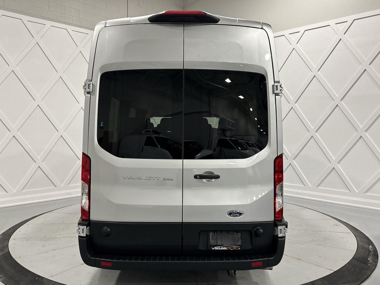 2024 Ford Transit-350 Passenger  Photo