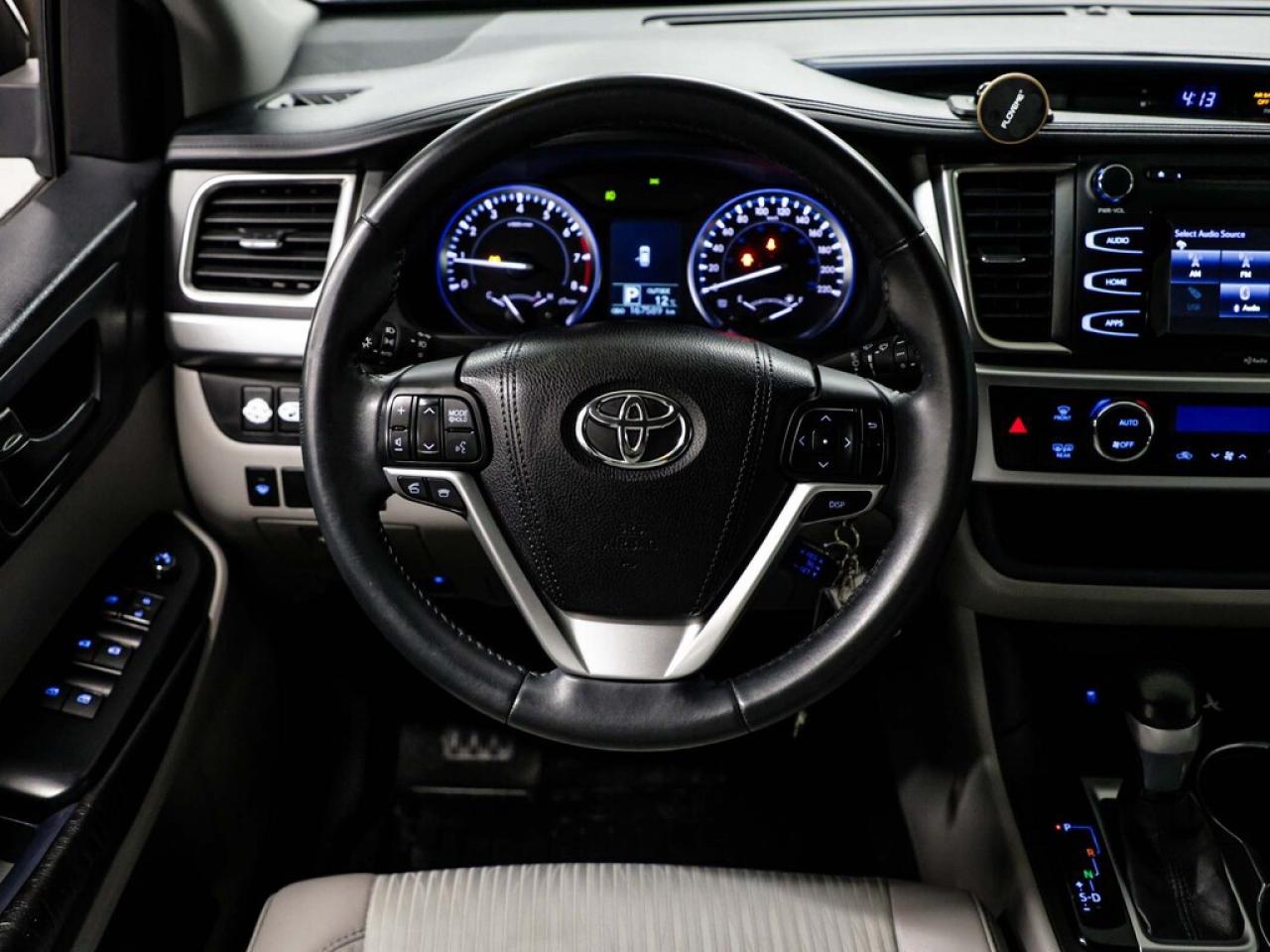 2015 Toyota Highlander  Photo