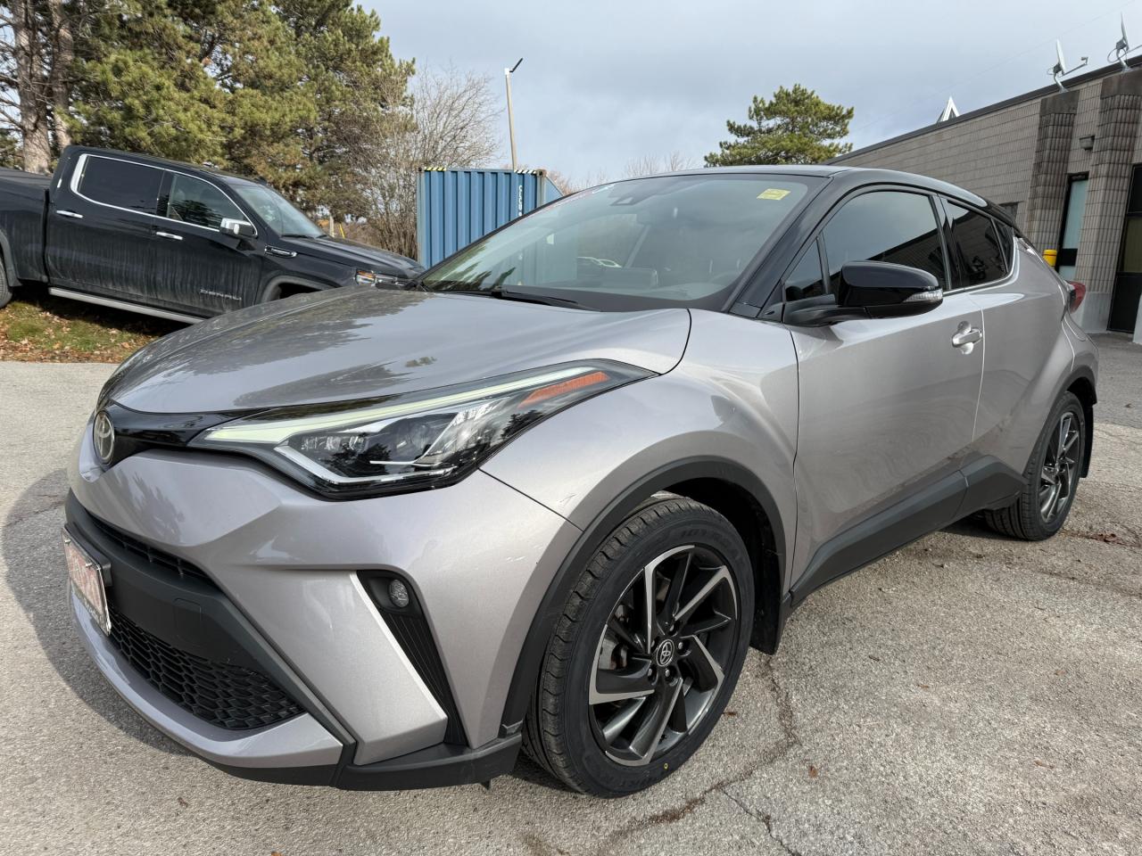2020 Toyota C-HR Limited 4dr Front-Wheel Drive Sport Utility Photo0