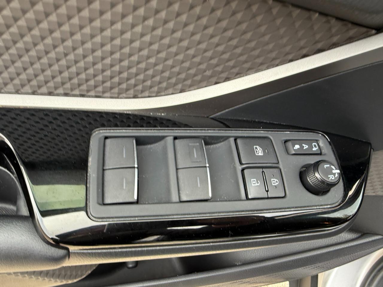 2020 Toyota C-HR Limited 4dr Front-Wheel Drive Sport Utility Photo