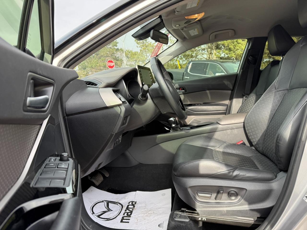 2020 Toyota C-HR Limited 4dr Front-Wheel Drive Sport Utility Photo