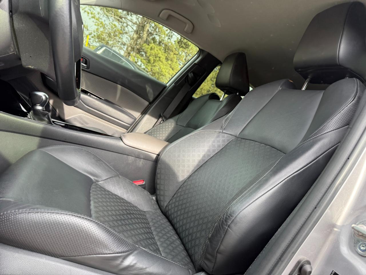 2020 Toyota C-HR Limited 4dr Front-Wheel Drive Sport Utility Photo