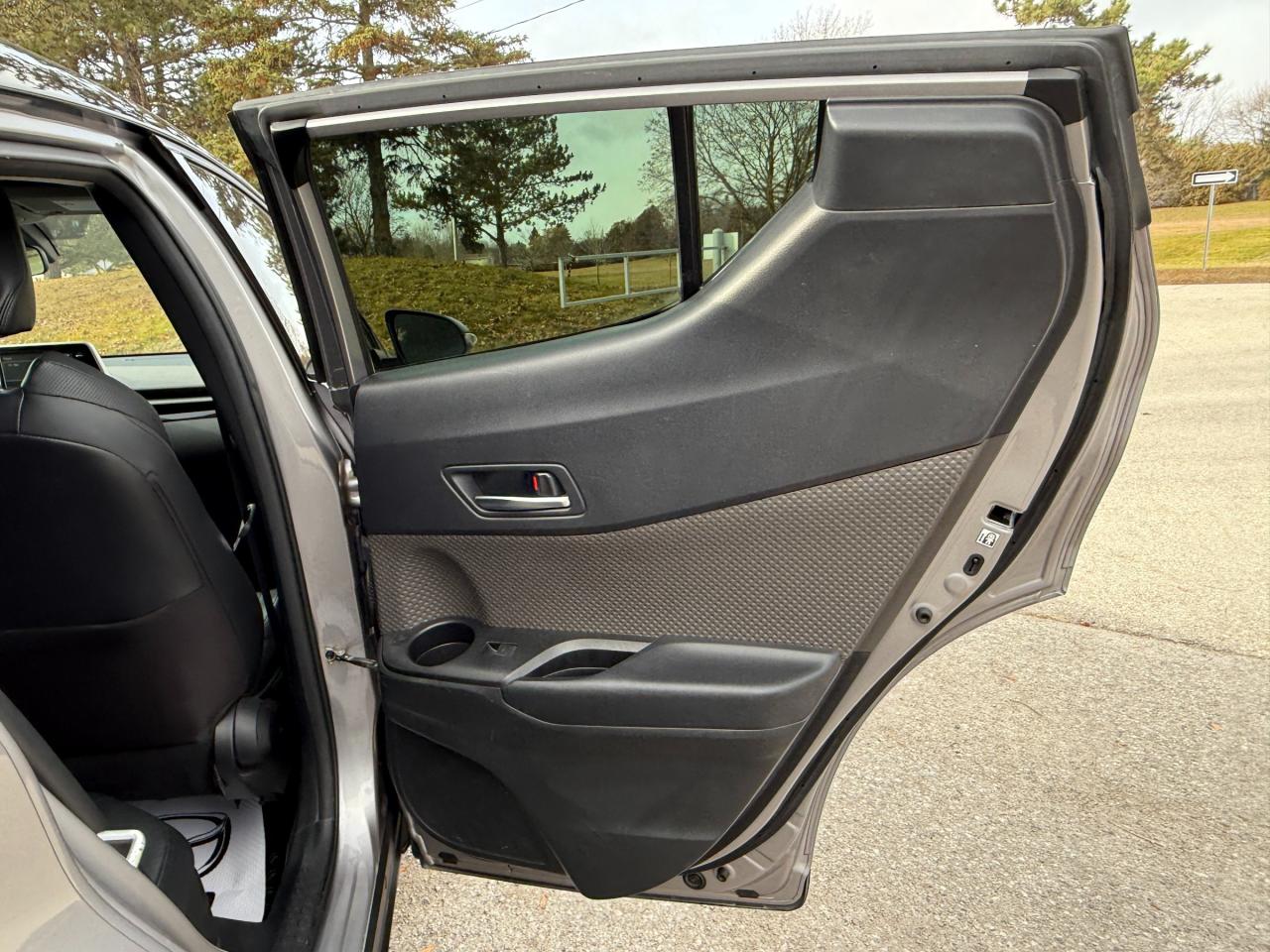 2020 Toyota C-HR Limited 4dr Front-Wheel Drive Sport Utility Photo