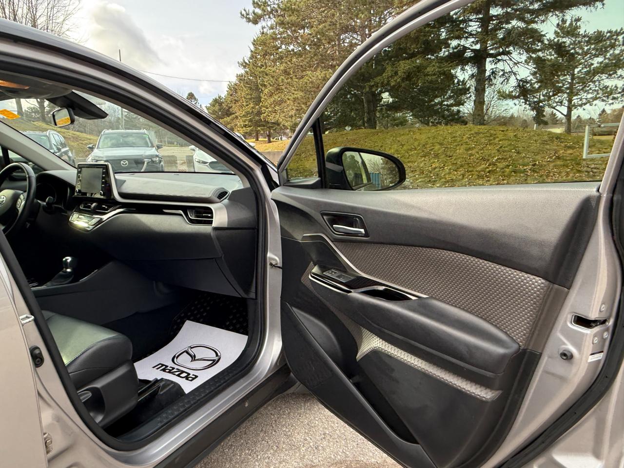 2020 Toyota C-HR Limited 4dr Front-Wheel Drive Sport Utility Photo