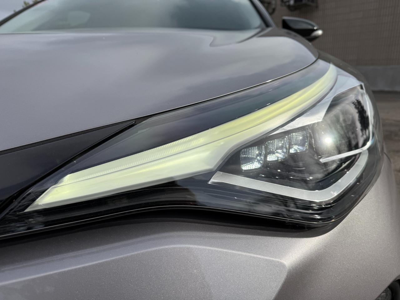 2020 Toyota C-HR Limited 4dr Front-Wheel Drive Sport Utility Photo