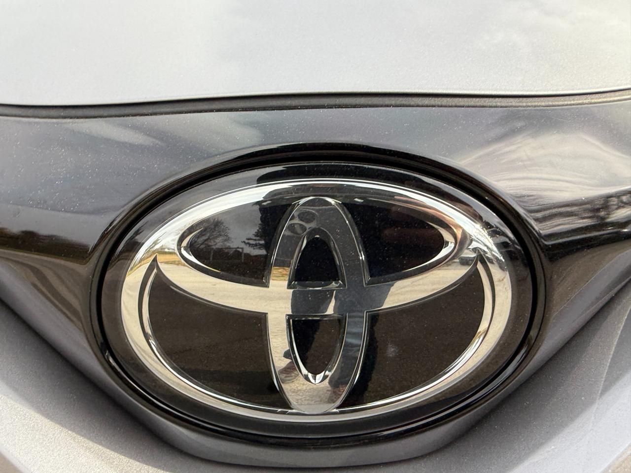 2020 Toyota C-HR Limited 4dr Front-Wheel Drive Sport Utility Photo