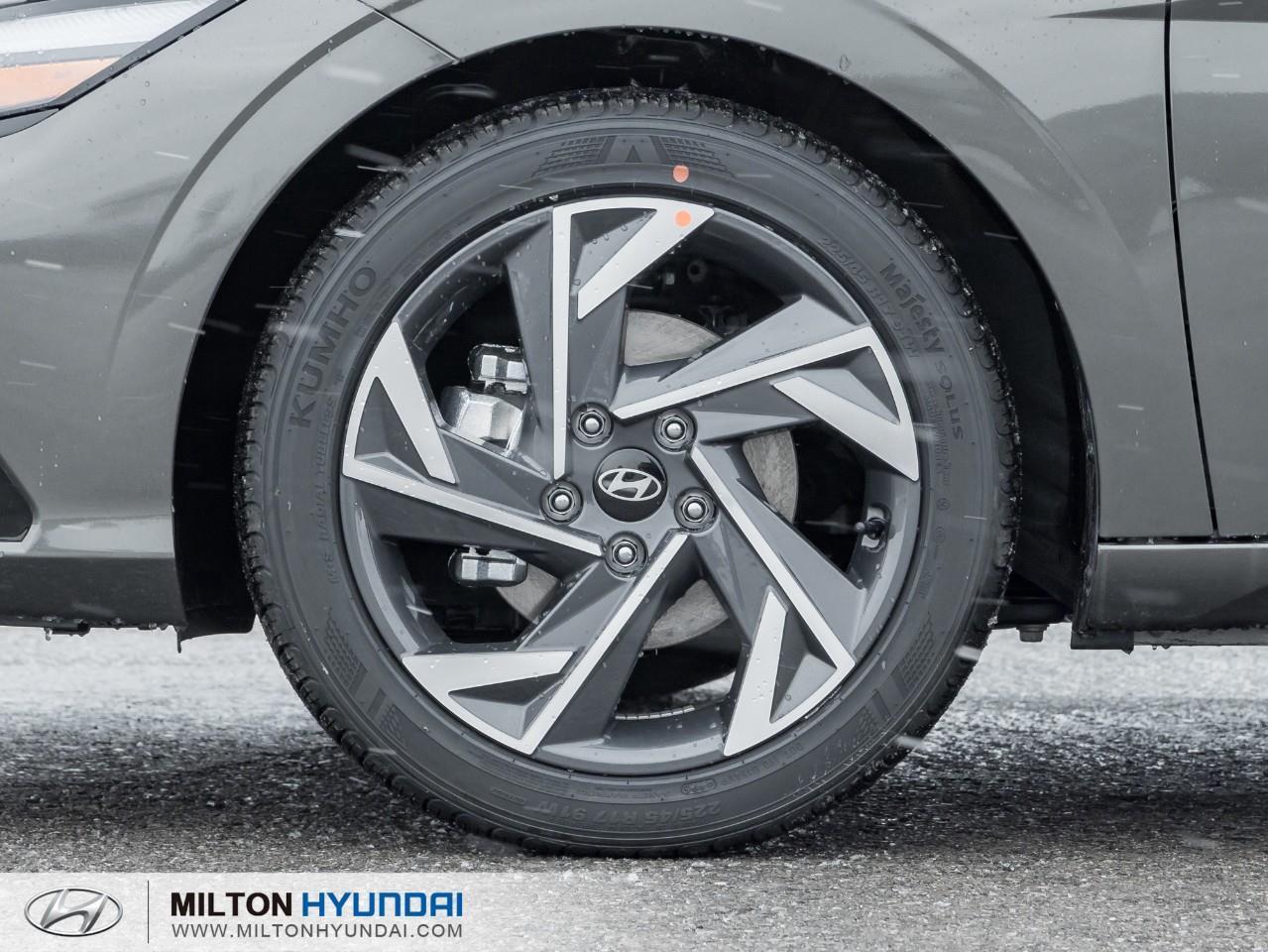 2026 Hyundai Elantra  Photo3