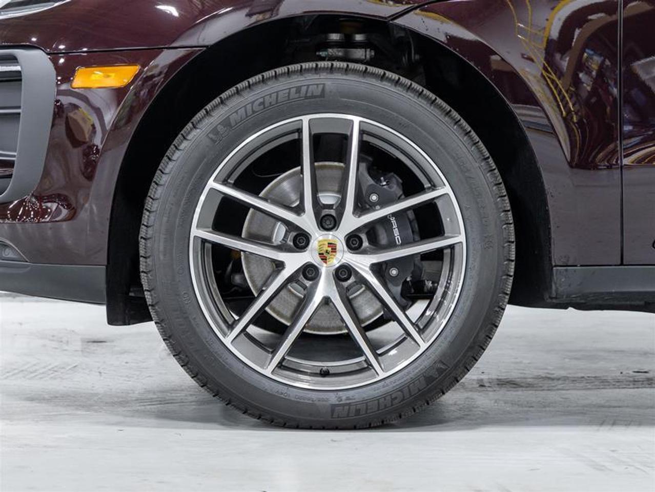 2025 Porsche Macan  Photo