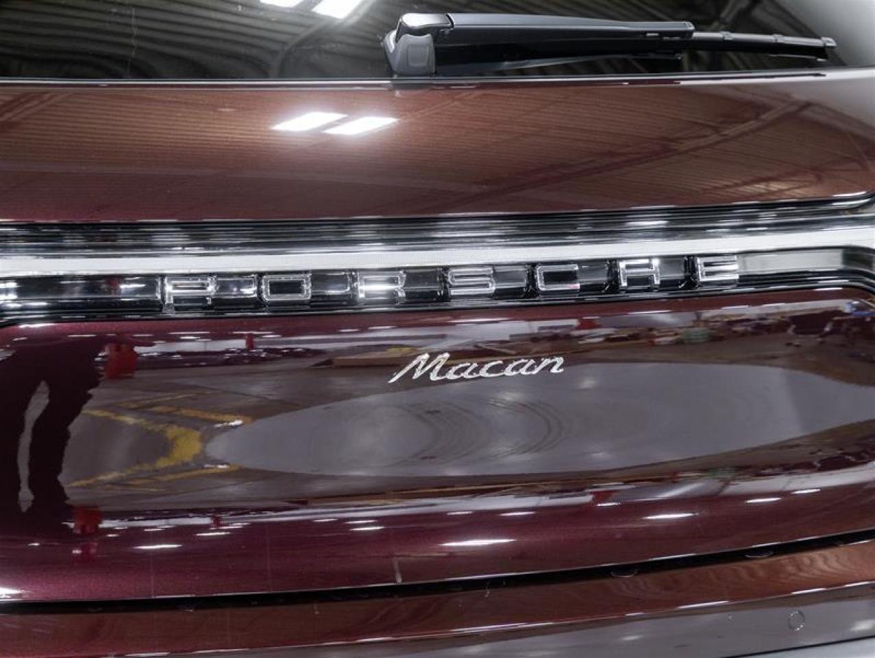 2025 Porsche Macan  Photo