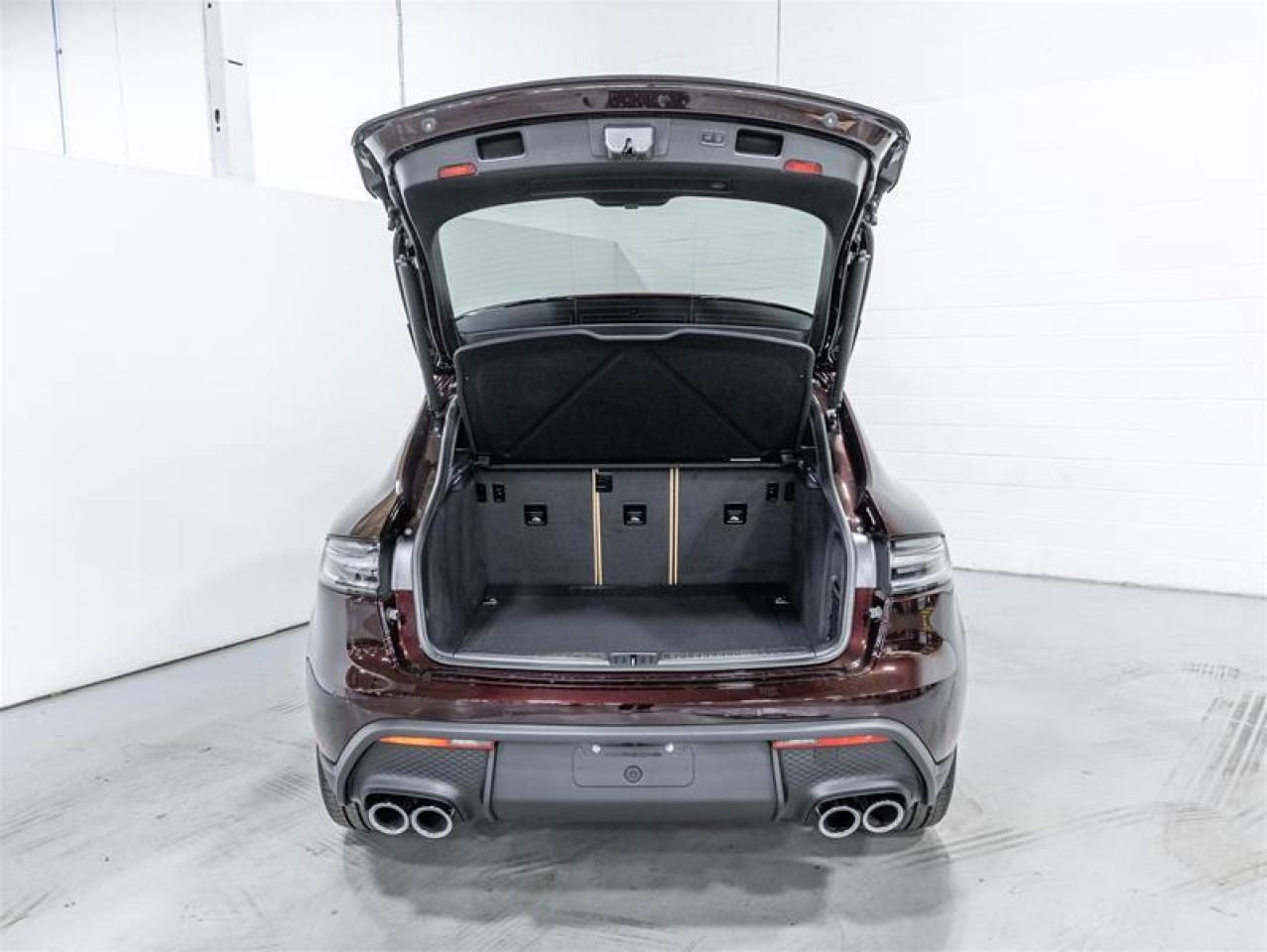 2025 Porsche Macan  Photo