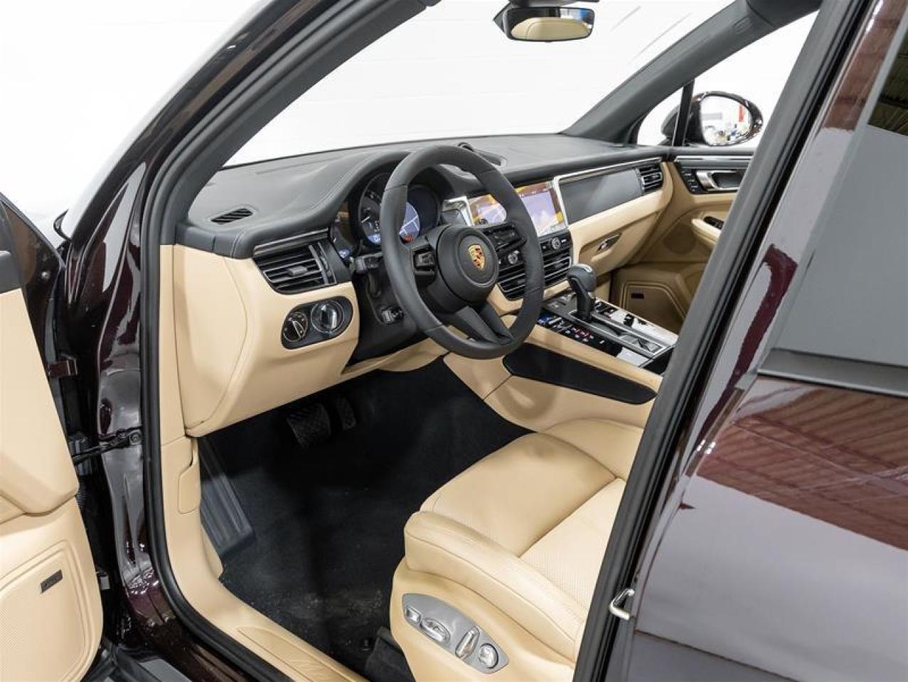 2025 Porsche Macan  Photo