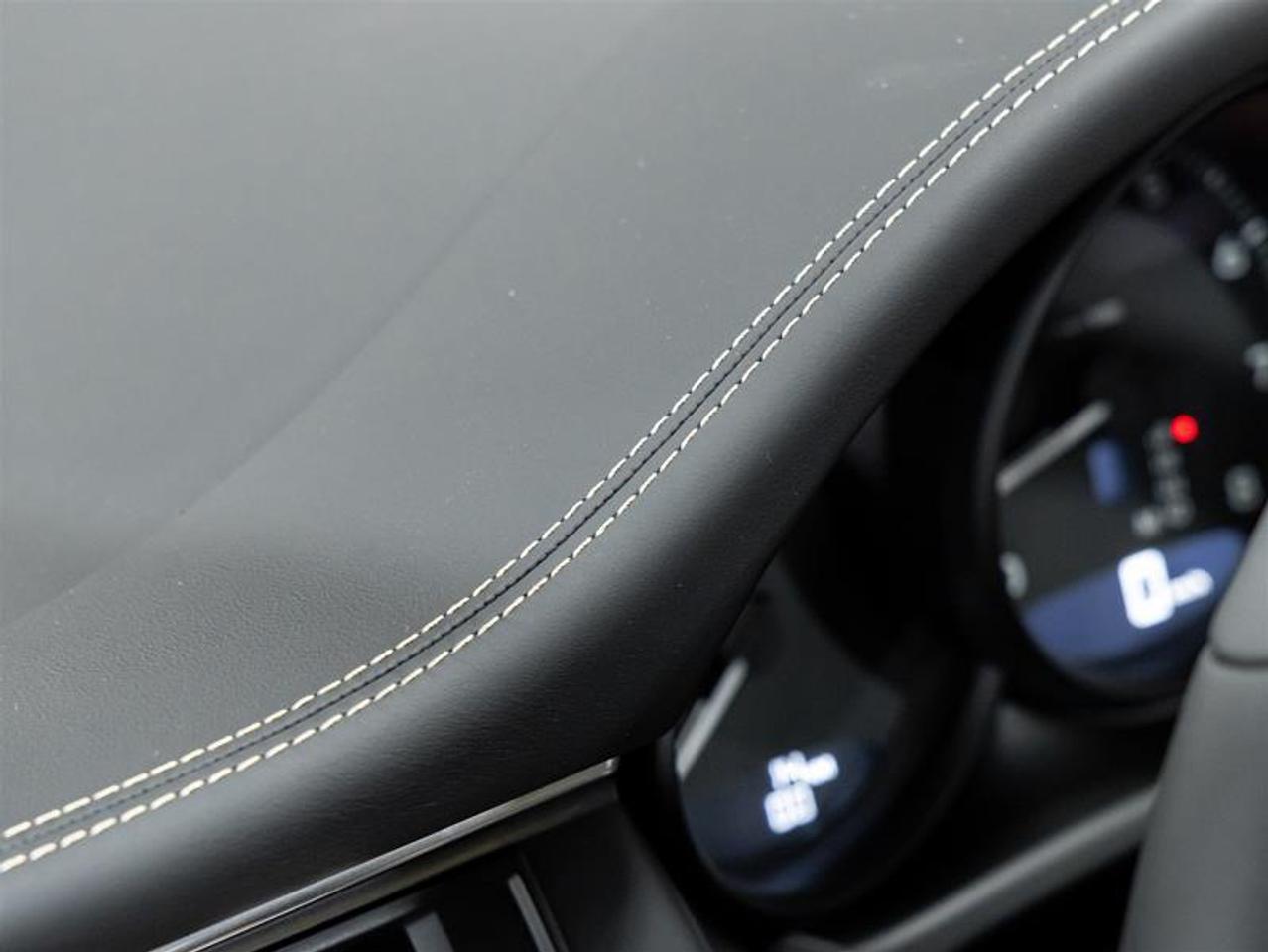 2025 Porsche Macan  Photo