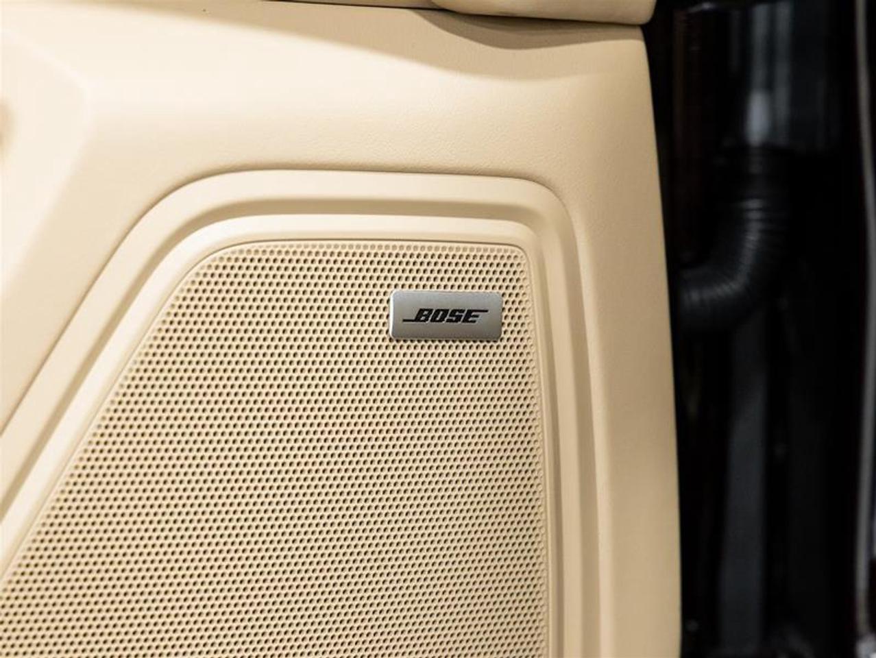 2025 Porsche Macan  Photo