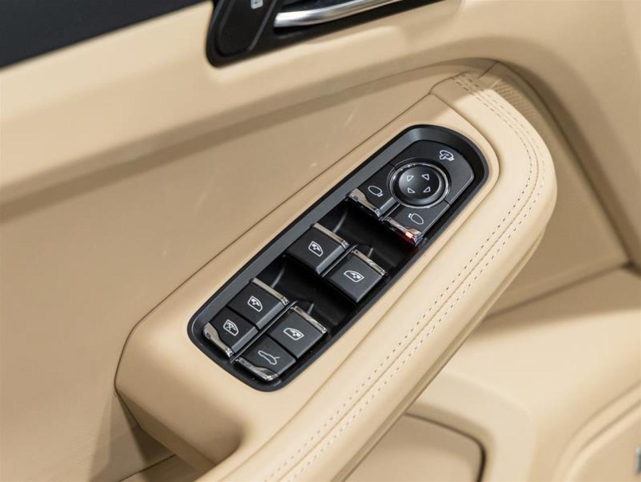 2025 Porsche Macan  Photo