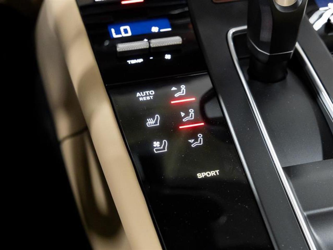 2025 Porsche Macan  Photo