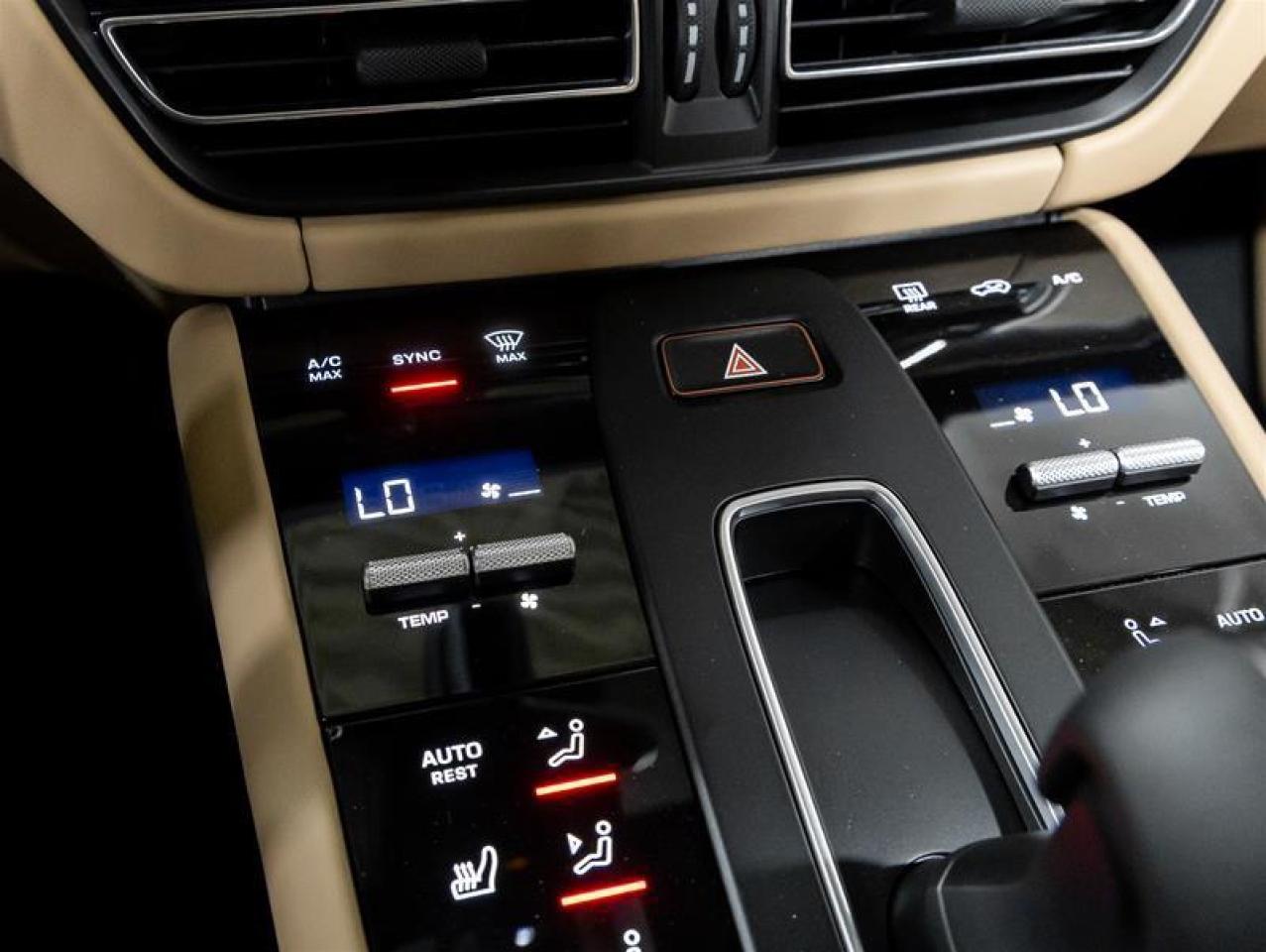 2025 Porsche Macan  Photo