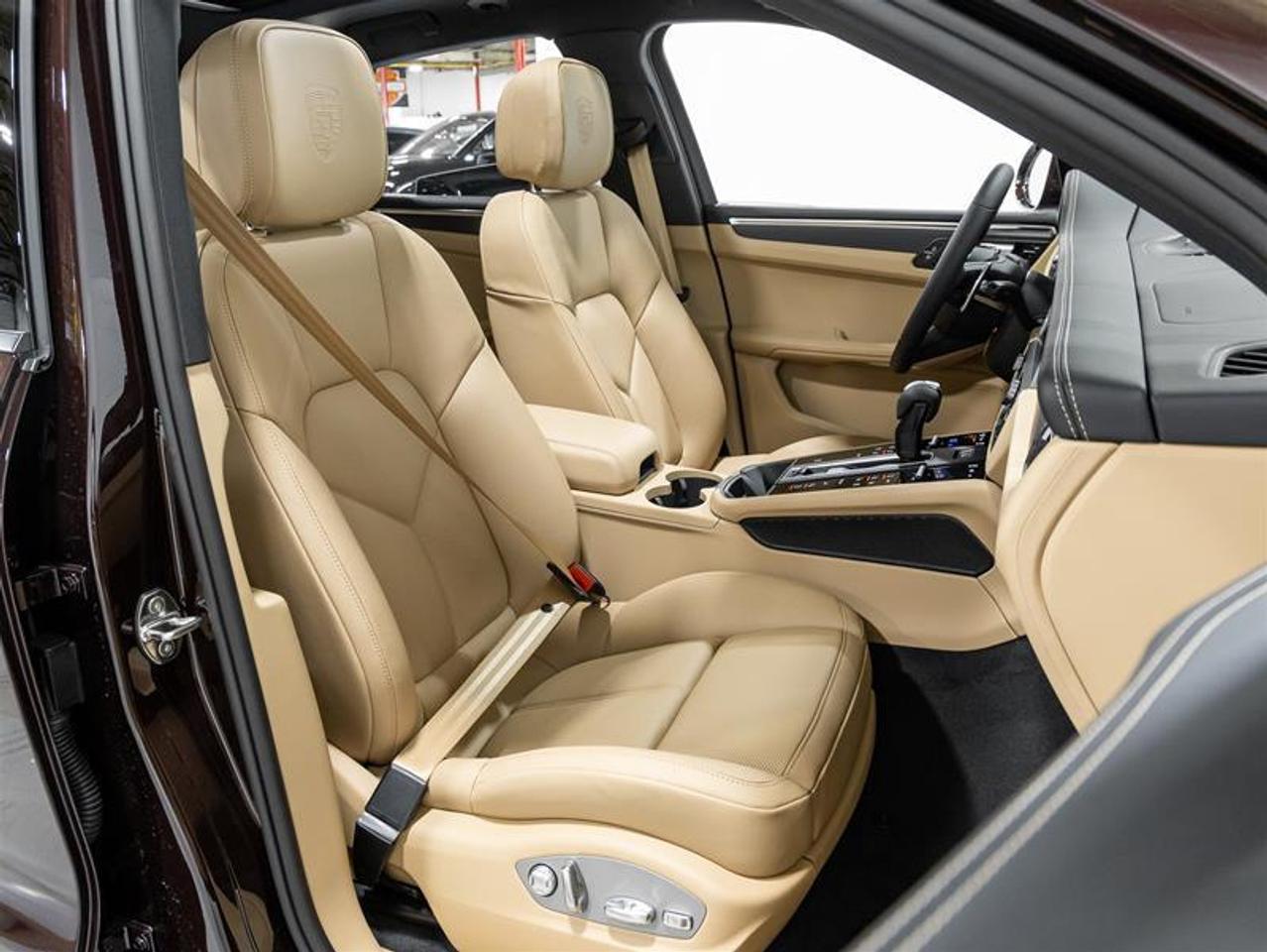 2025 Porsche Macan  Photo