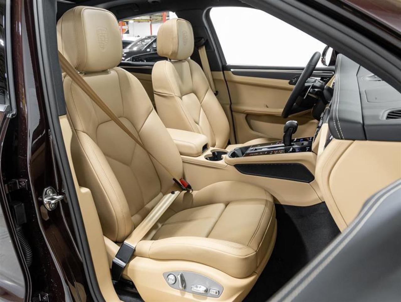 2025 Porsche Macan  Photo