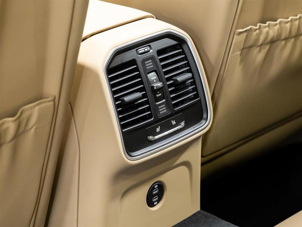 2025 Porsche Macan  Photo