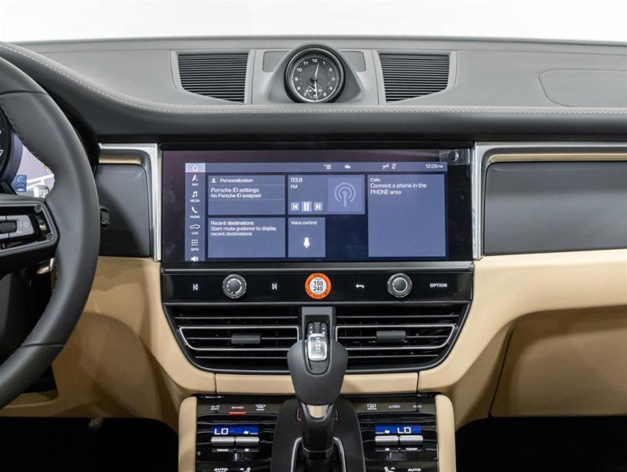 2025 Porsche Macan  Photo