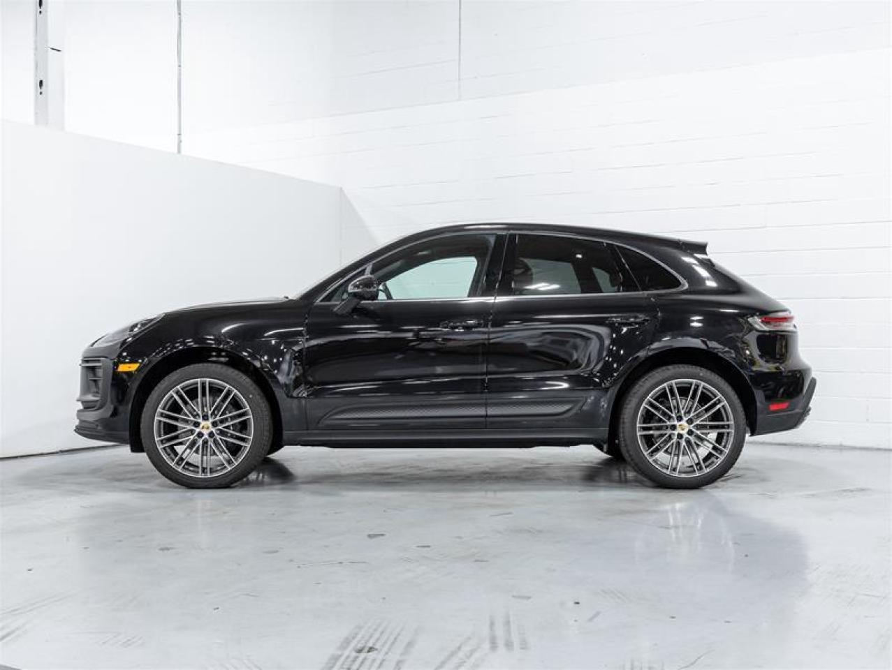 2025 Porsche Macan  Photo3