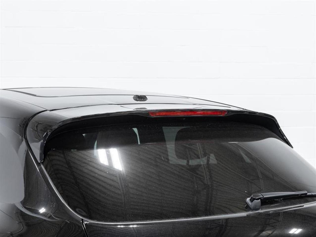 2025 Porsche Macan  Photo