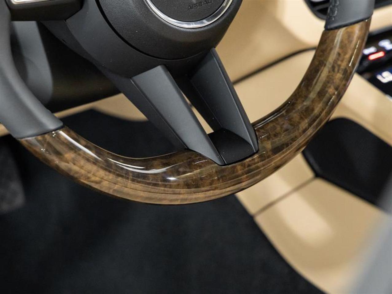 2025 Porsche Macan  Photo