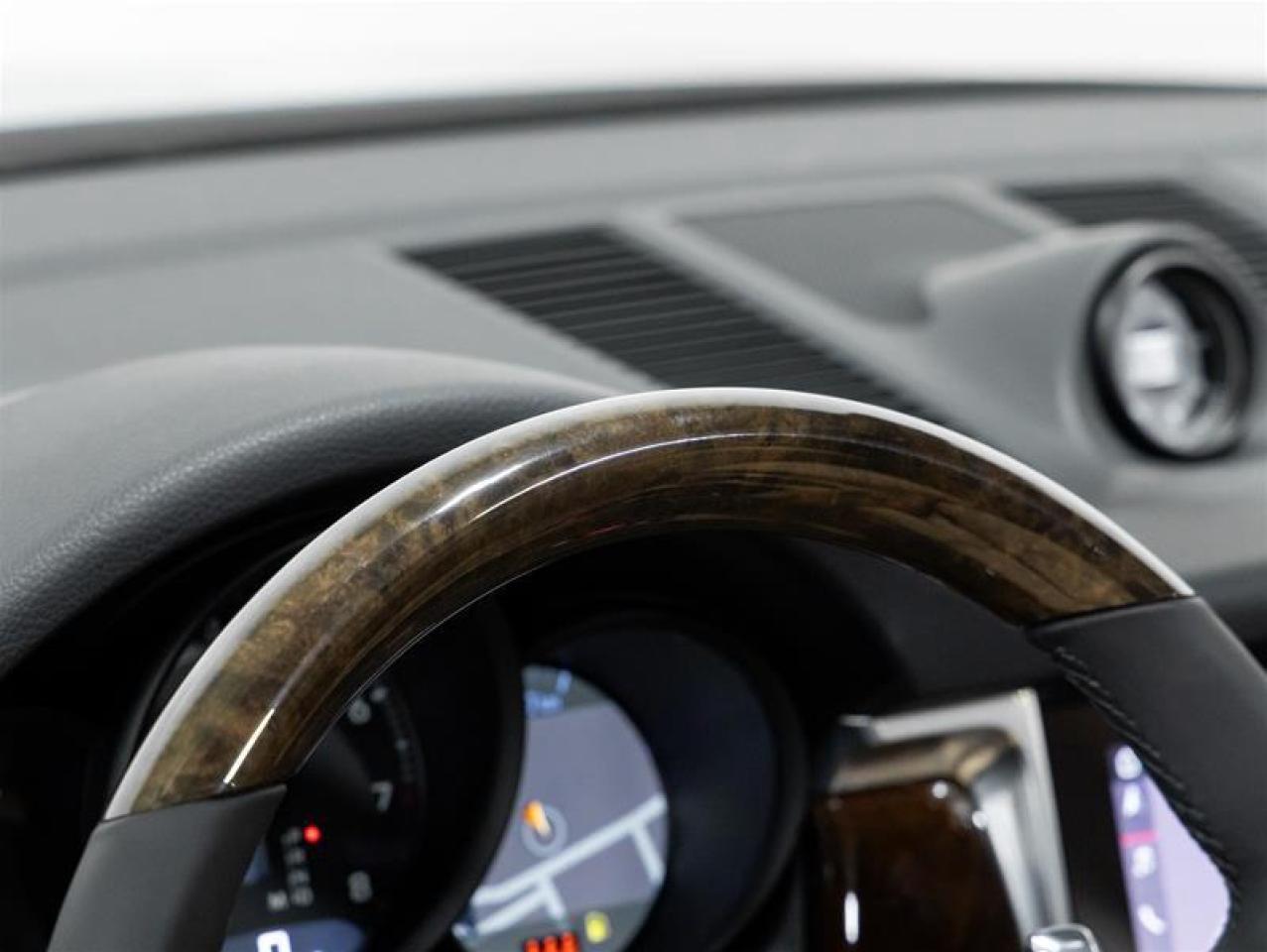 2025 Porsche Macan  Photo