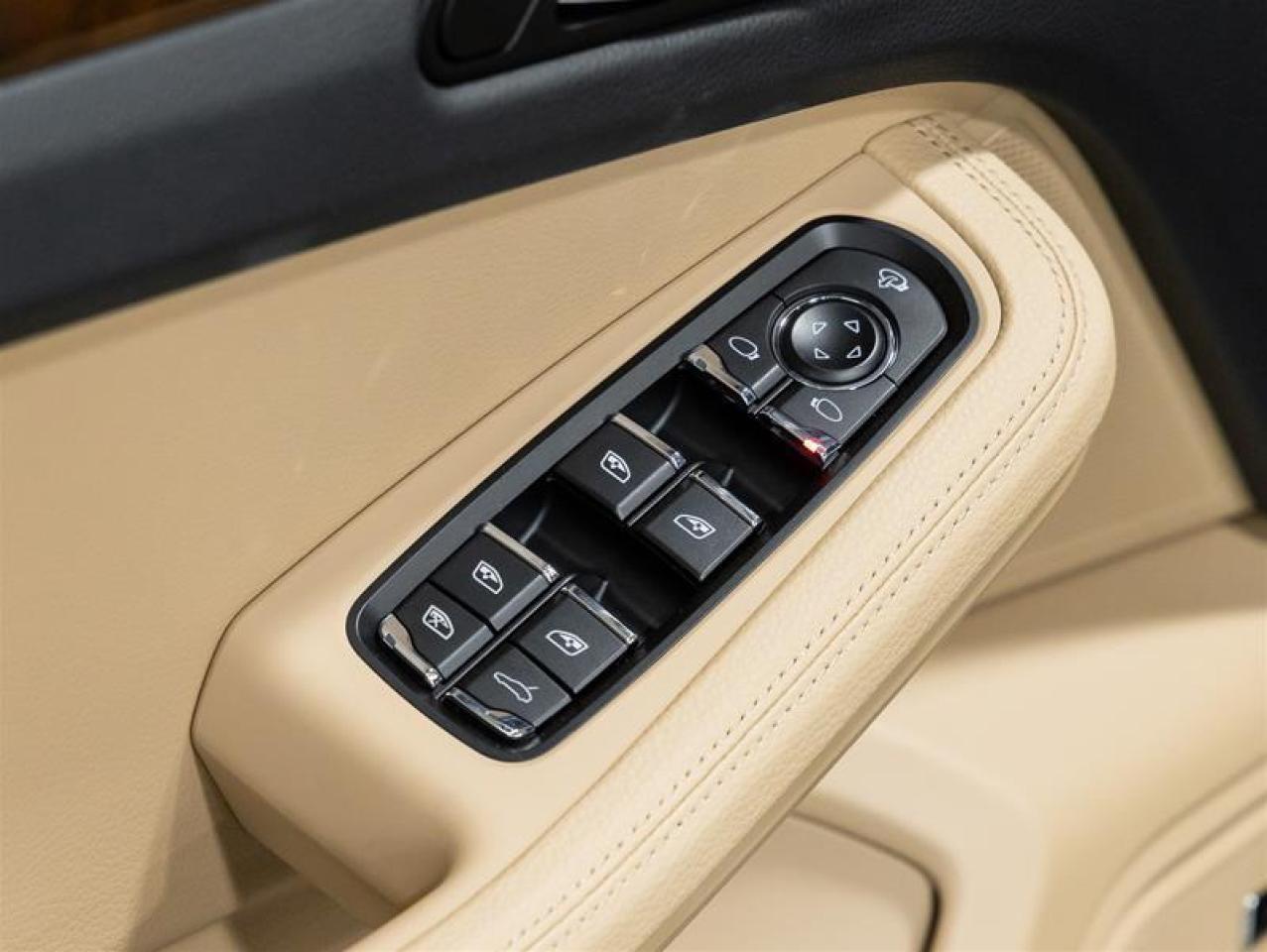 2025 Porsche Macan  Photo