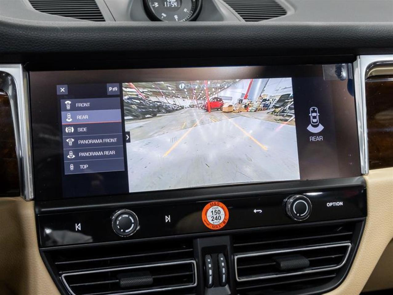 2025 Porsche Macan  Photo