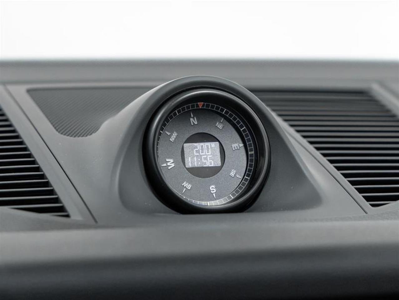 2025 Porsche Macan  Photo