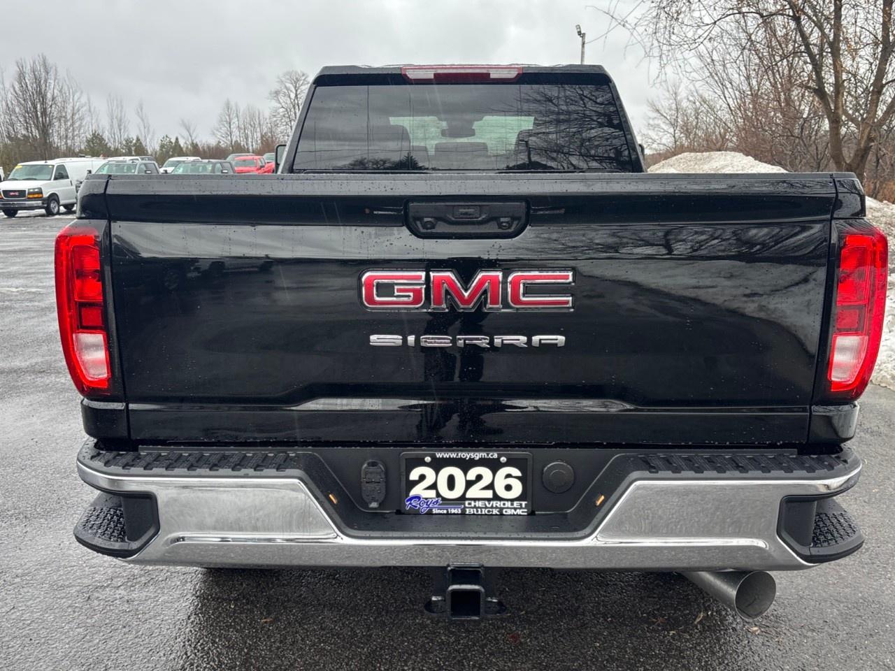 2026 GMC SIERRA 2500HD Crew Cab Standard Box 4-Wheel Drive Pro Photo3