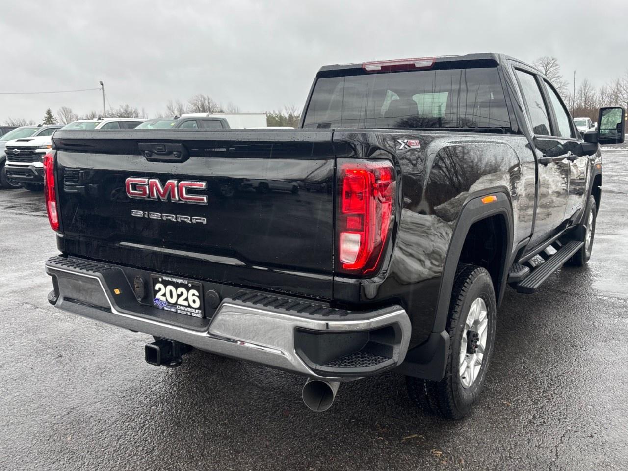 2026 GMC SIERRA 2500HD Crew Cab Standard Box 4-Wheel Drive Pro Photo