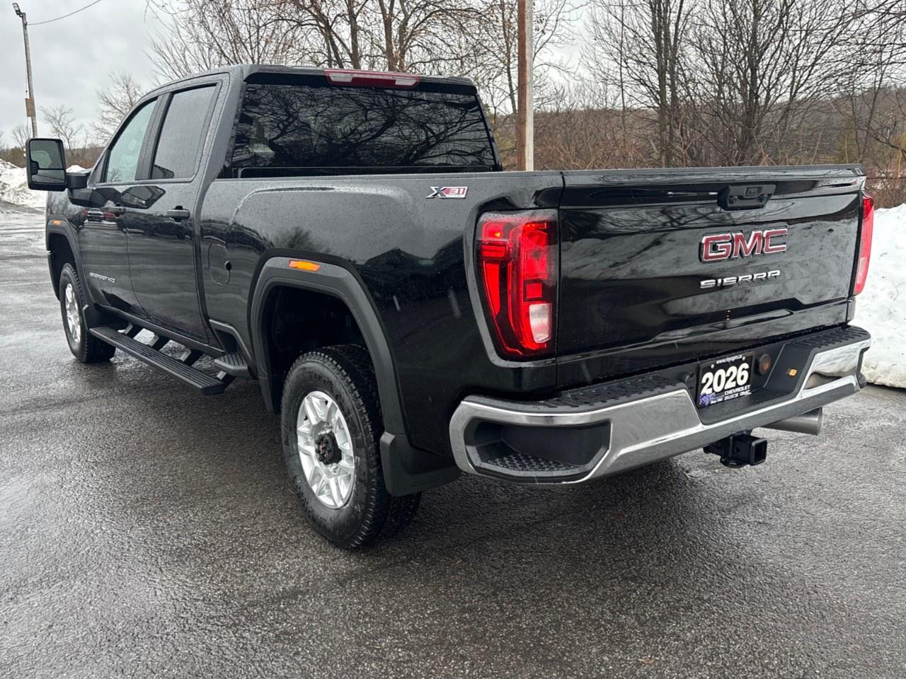 2026 GMC SIERRA 2500HD Crew Cab Standard Box 4-Wheel Drive Pro Photo2