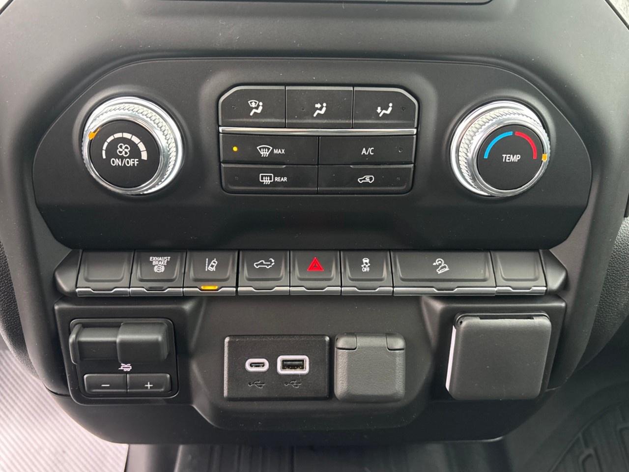 2026 GMC SIERRA 2500HD Crew Cab Standard Box 4-Wheel Drive Pro Photo