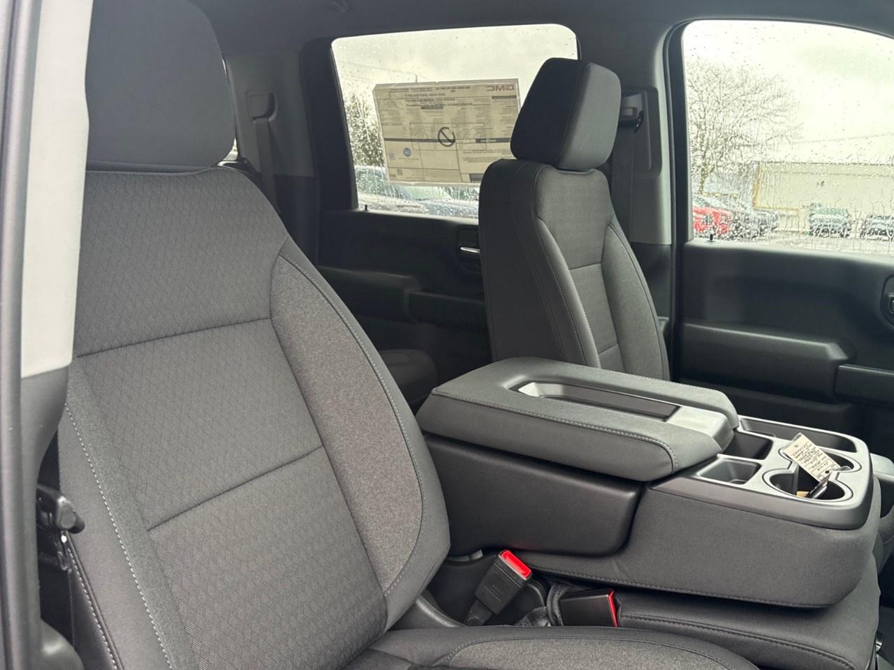 2026 GMC SIERRA 2500HD Crew Cab Standard Box 4-Wheel Drive Pro Photo